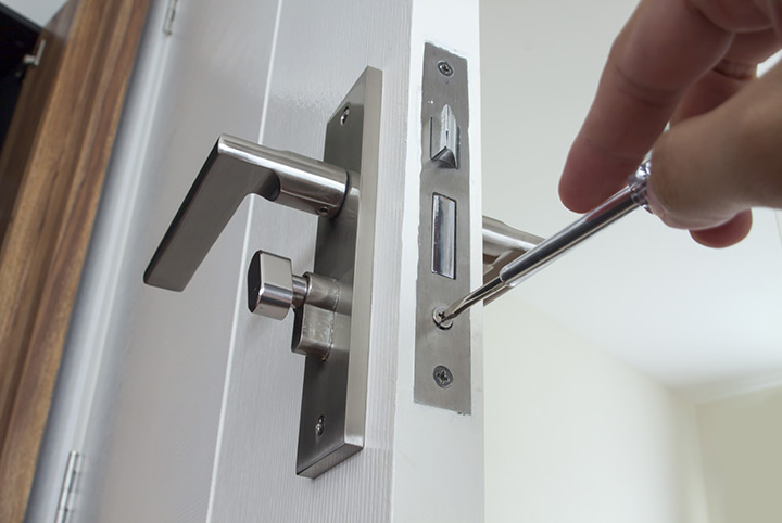 Our local locksmiths are able to repair and install door locks for properties in Paisley and the local area.